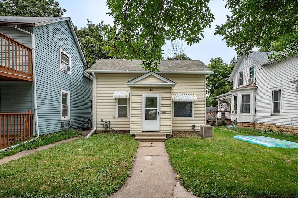 216 W 6th St, Red Wing, MN 55066 - photo 1