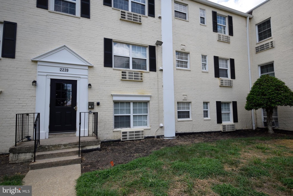 2239 Farrington Ave unit 101, Alexandria, VA 22303 - photo 1