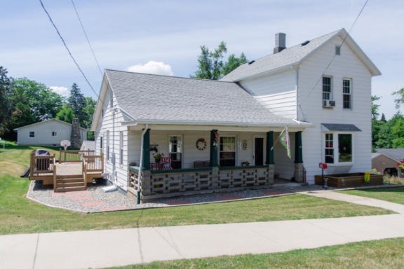 455 Allen St, Ionia, MI 48846 - photo 1