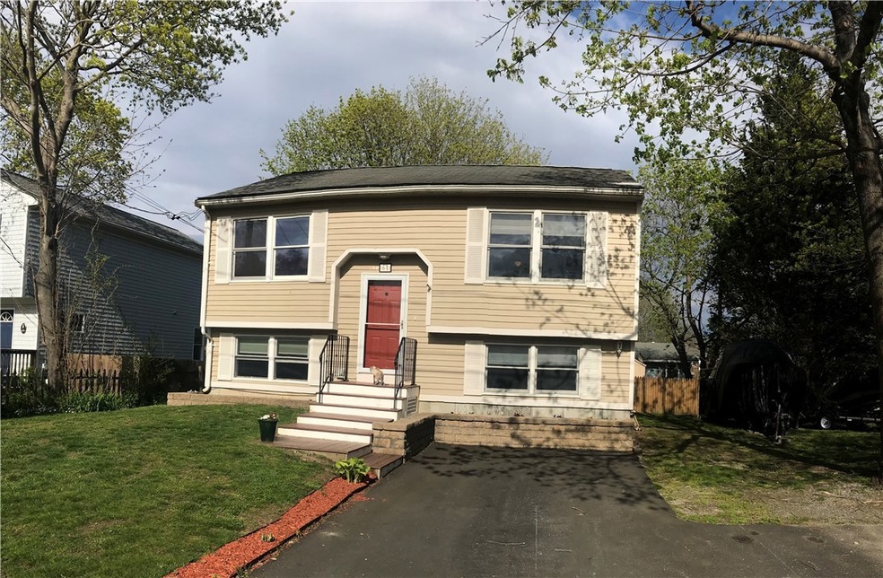 61 Holliston Ave, Portsmouth, RI 02871 - photo 1