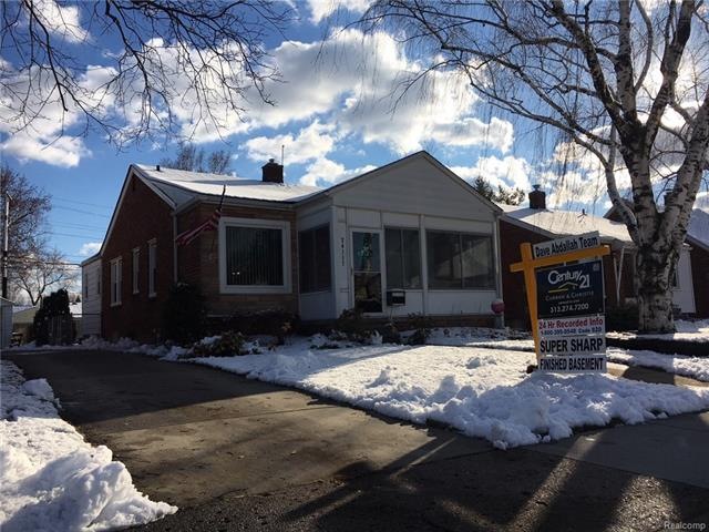 WEST DEARBORN WELL MAINTAINED AND SUPER CLEAN 3 BE