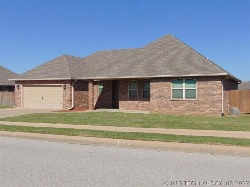 1807 Kaydence Dr, Ardmore, OK 73401 - photo 1