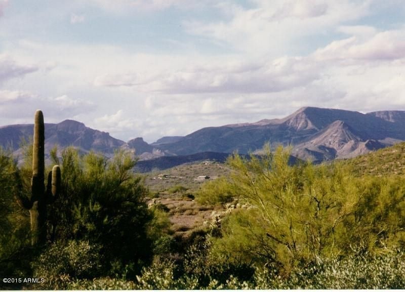 Level 95% buildable Carefree Arizona lot