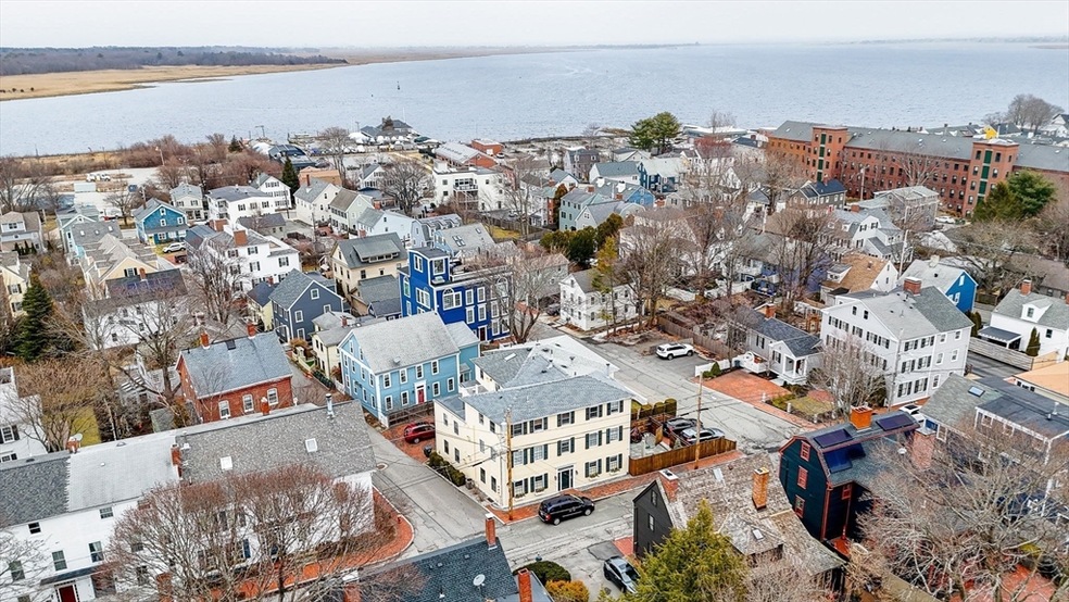 25 Ship St unit 3, Newburyport, MA 01950 - photo 1