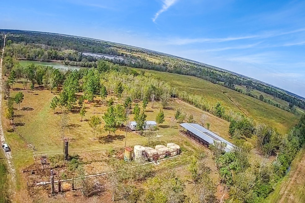 695 Private Road 489, Dayton, TX 77535 - photo 1