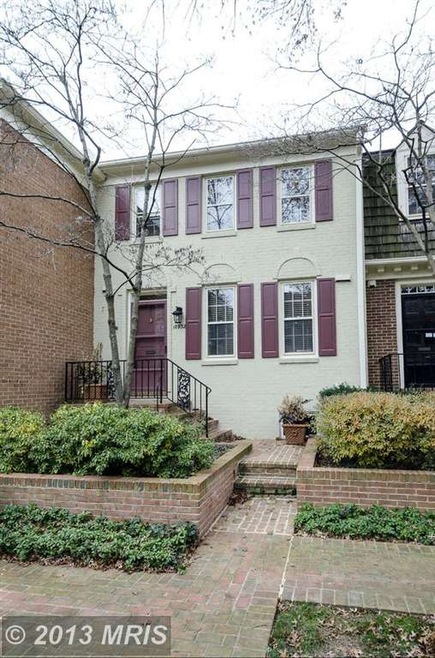 10932 Wickshire Way, Rockville, MD 20852 - photo 1