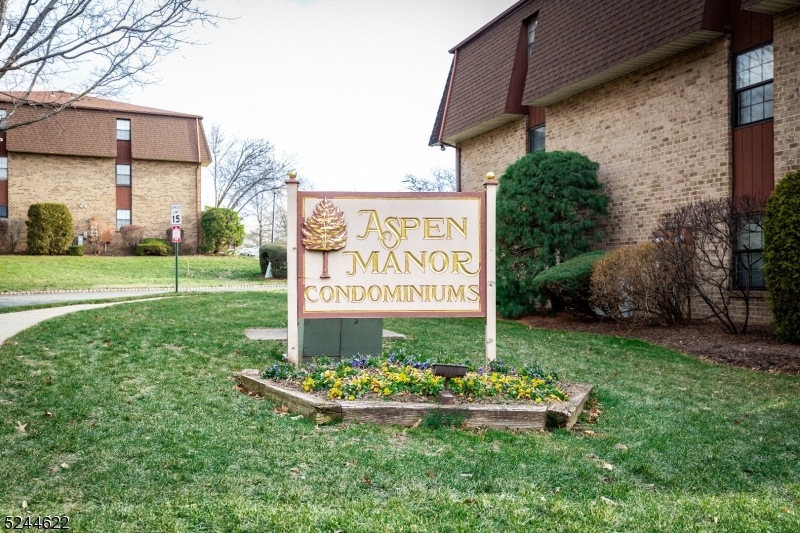 285C Alpine Way, Woodbridge, NJ 07095 - photo 1