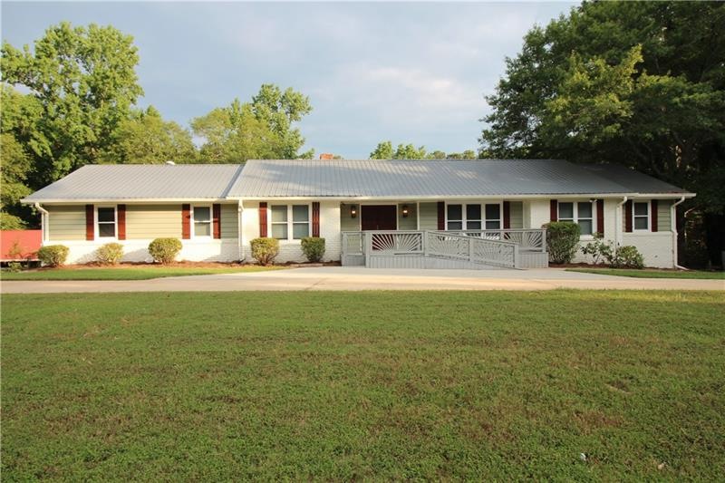 Beautiful Home on 4.2 Acres, Bring the Horses, No 