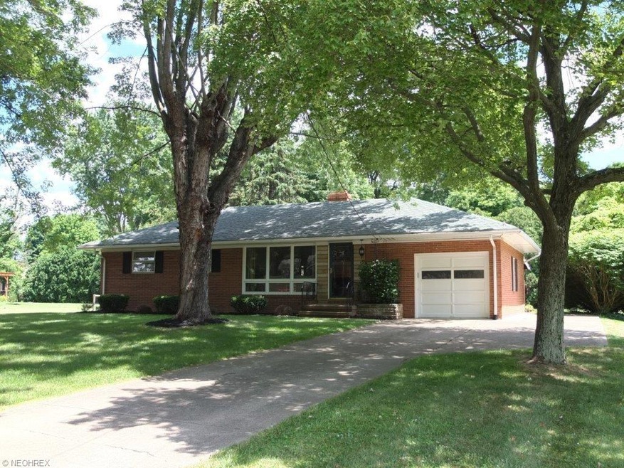 Fantastic 3 bedroom, 1.5 bath brick ranch in North