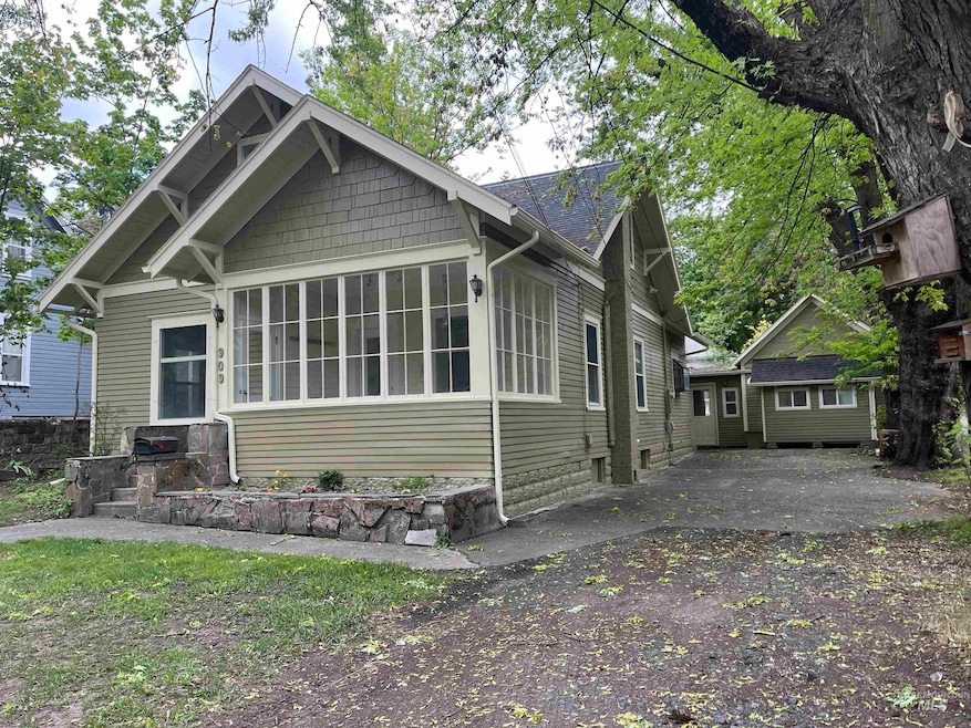 For Sale $528,000