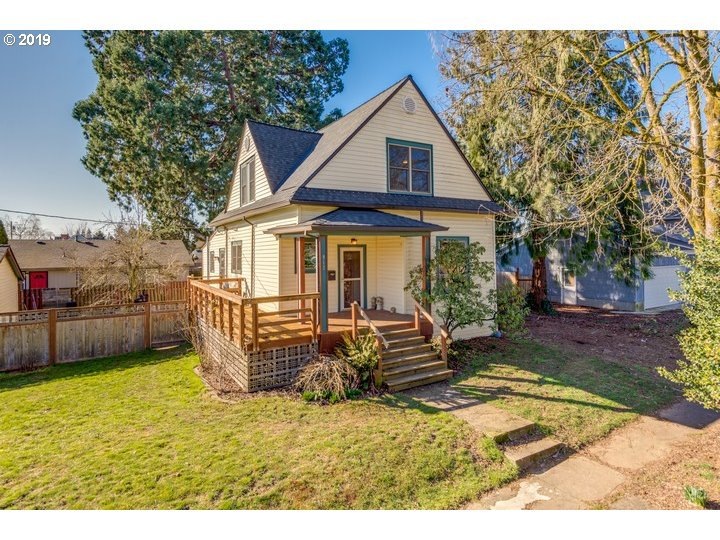 912 E 6th St, Newberg, OR 97132 - photo 1