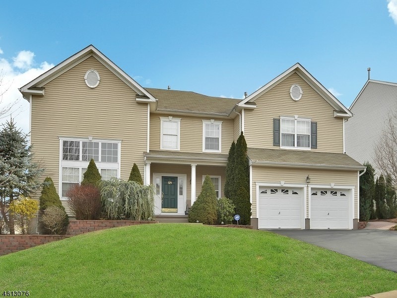 325 Pinnacle Dr, Lake Hopatcong, NJ 07849 - photo 1