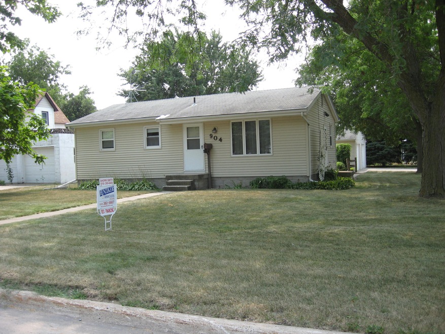 904 R Avenue