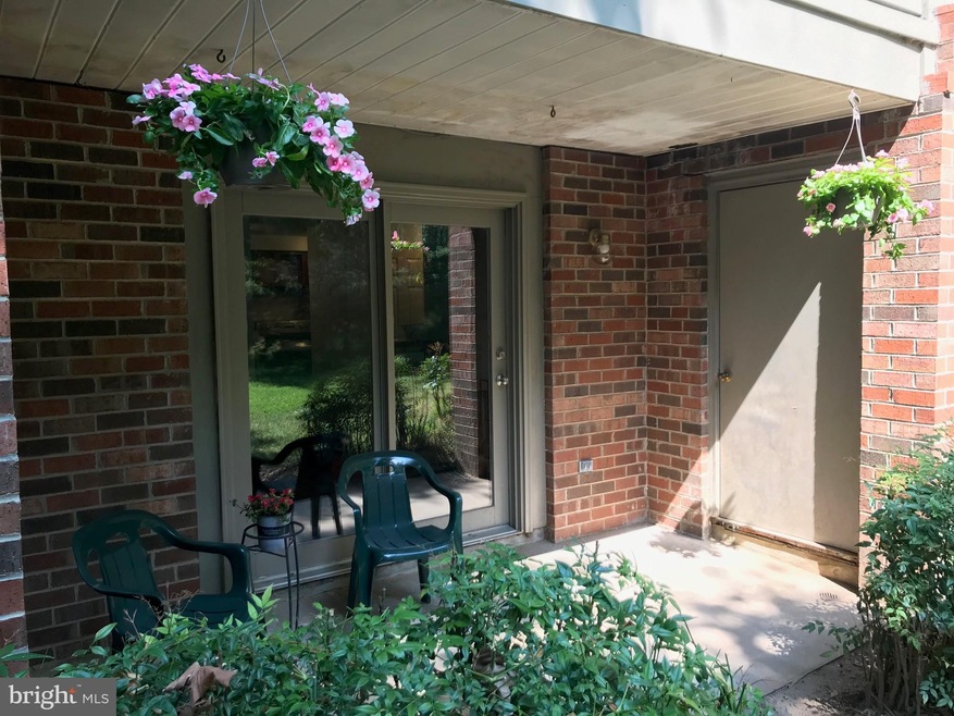 18700 Caledonia Ct unit B, Germantown, MD 20874 - photo 1