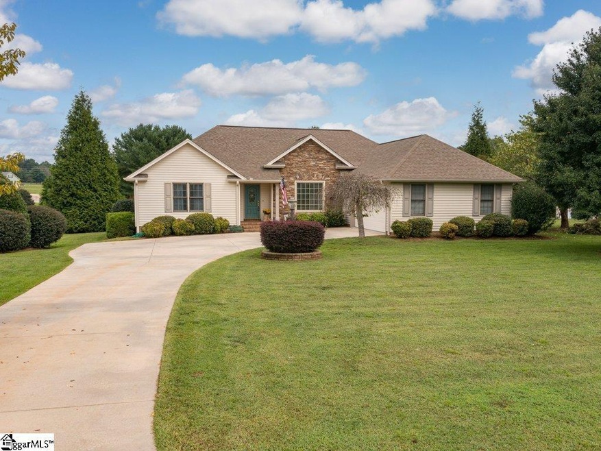 1325 Falcons Dr, Walhalla, SC 29691 - photo 1