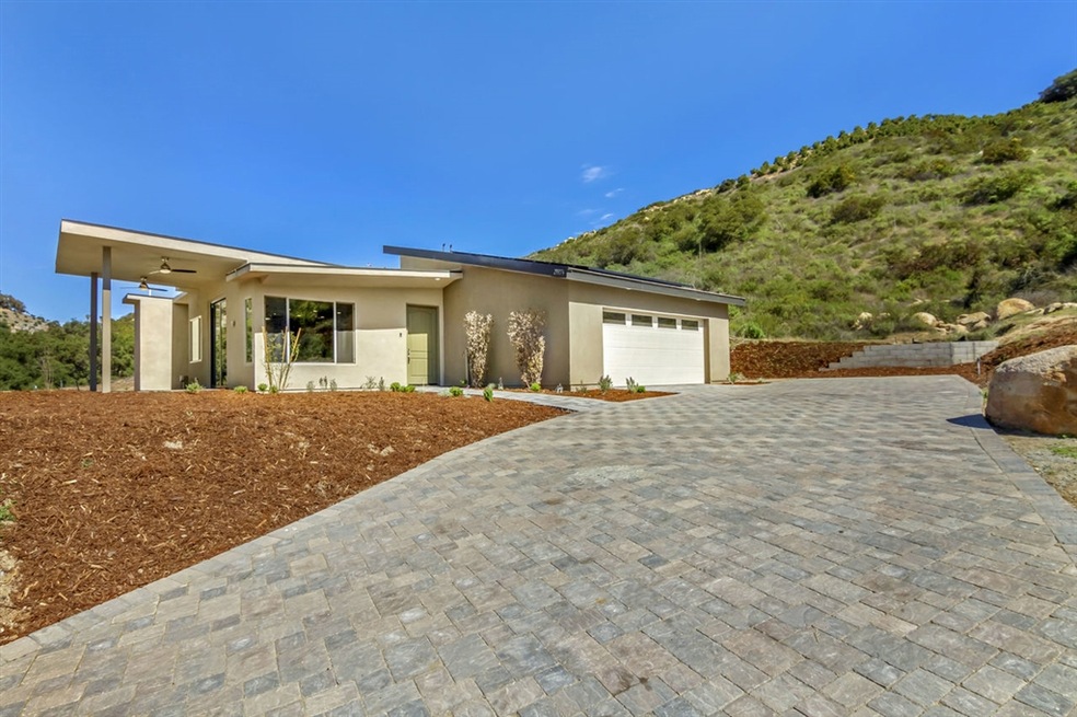 29875 Platanus Dr, Escondido, CA 92026 - photo 1