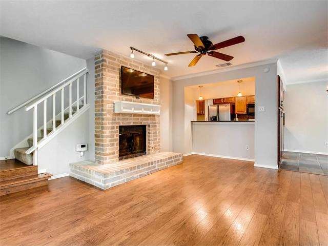 Living room with breakfast bar great for entertain