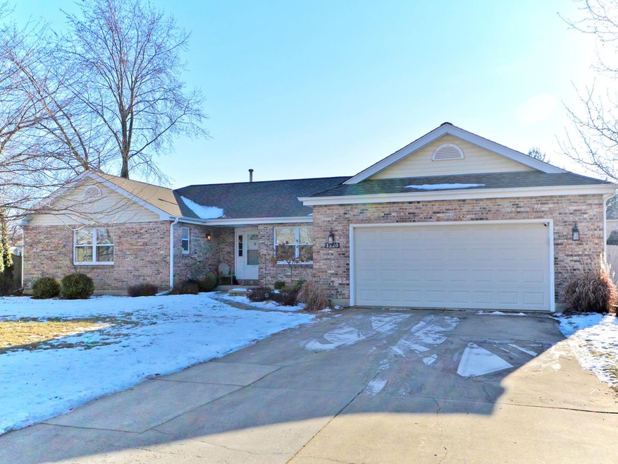 1220 Colorado Ave, Aurora, IL 60506 - photo 1