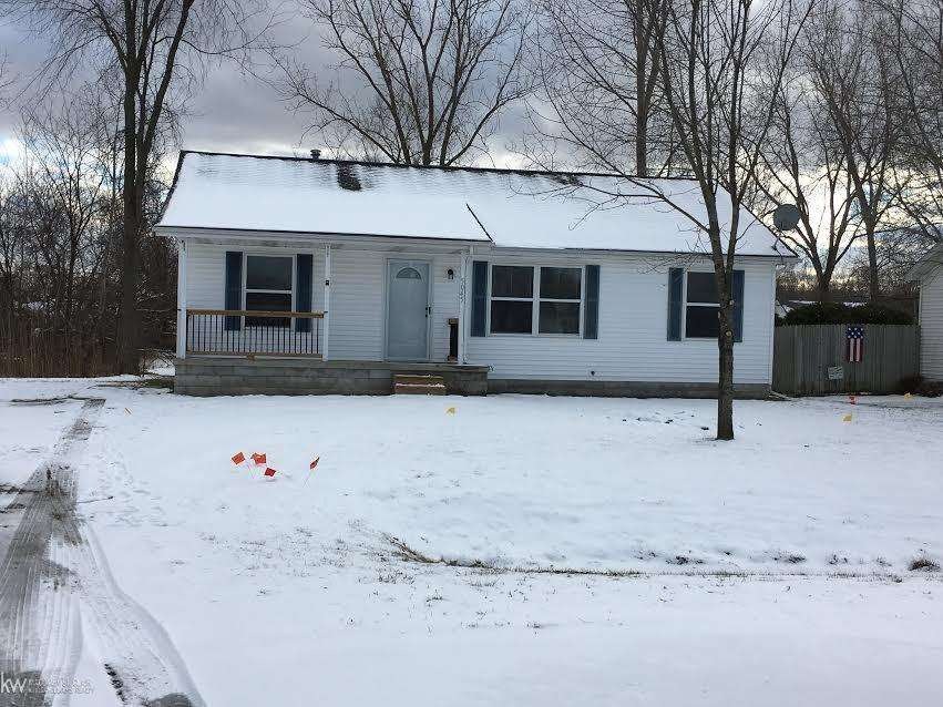 5045 Anglewood Ct, Kimball, MI 48074 - photo 1