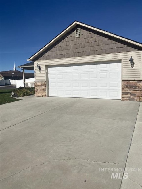 1096 Starlight Loop, Twin Falls, ID 83301 - photo 1