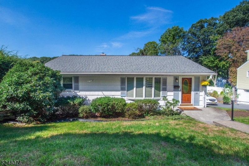 89 Rafkind Rd, Bloomingdale, NJ 07403 - photo 1