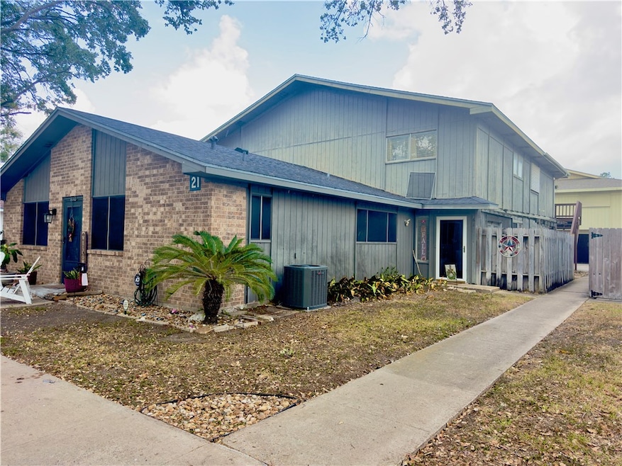 6118 Hidden Cove unit 4, Corpus Christi, TX 78412 - photo 1