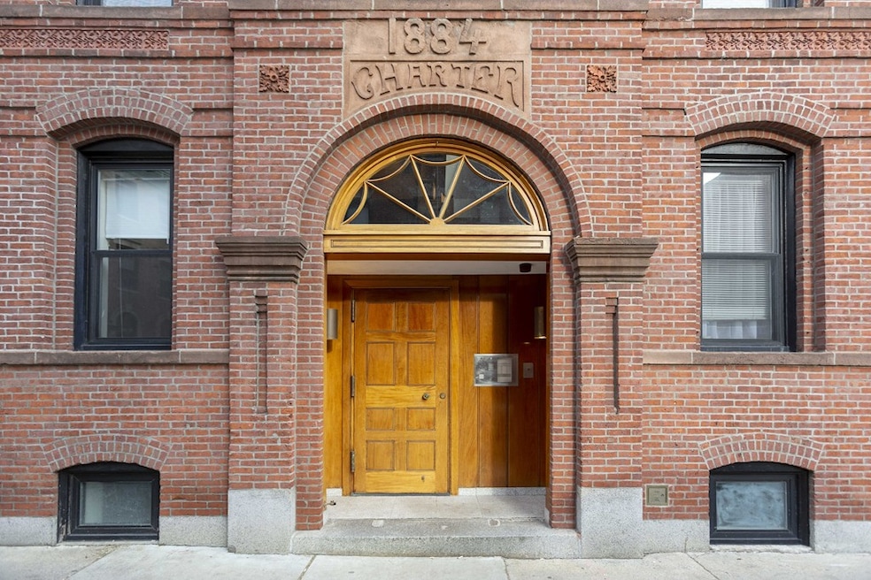 21 Charter St unit 102, Boston, MA 02113 - photo 1