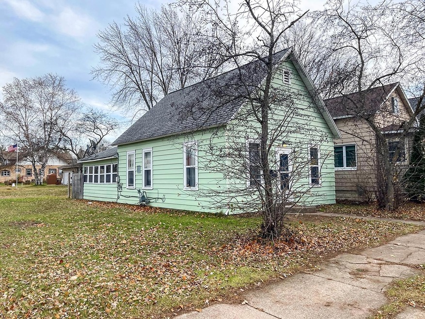 203 S 3rd St, Tomahawk, WI 54487 - photo 1