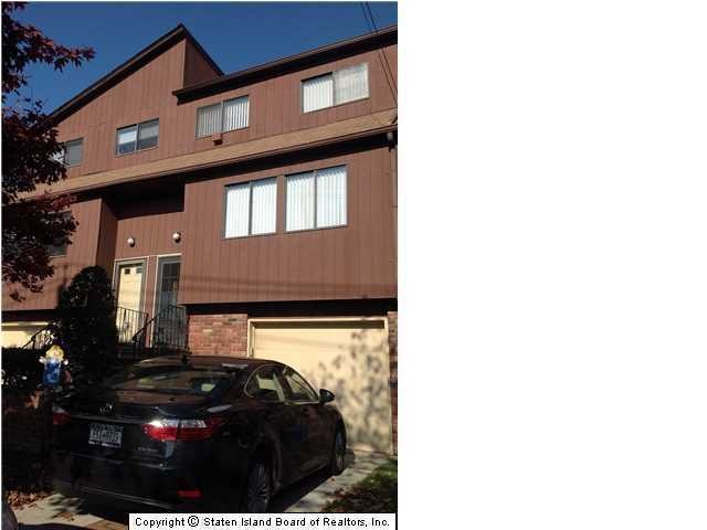 919 W Fingerboard Rd, Staten Island, NY 10304 - photo 1
