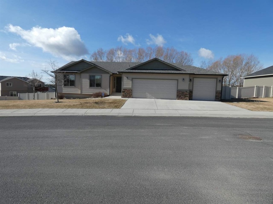 1105 N Courtney Ct, Medical Lake, WA 99022 - photo 1