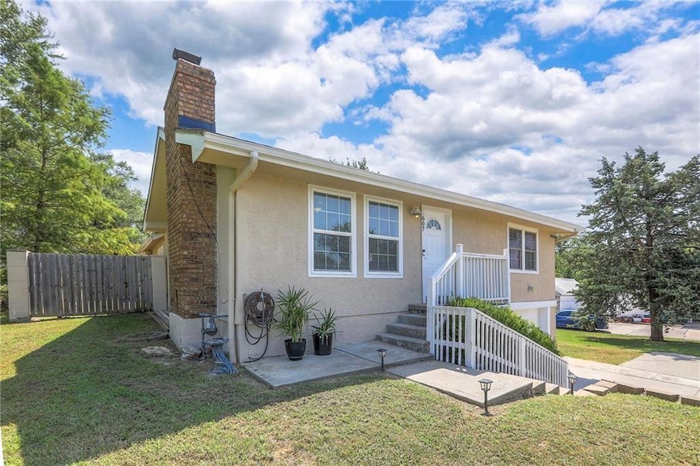 Pending $215,000 • Co-Listing Agent