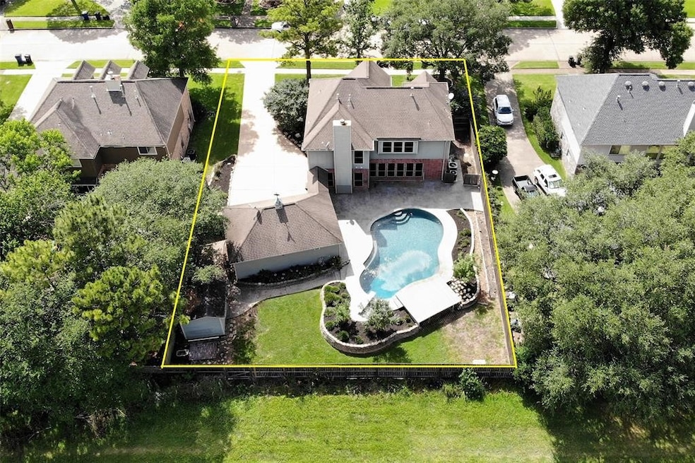 1205 Twin Oaks St, Friendswood, TX 77546 - photo 1