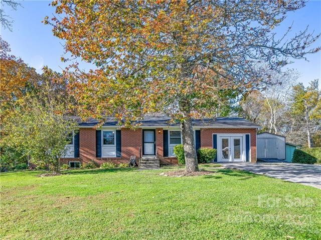 161 Wynnbrook Dr, Hendersonville, NC 28792 - photo 1