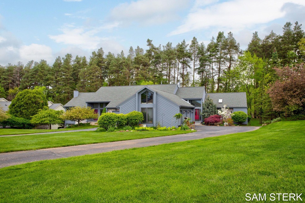 4921 N Quail Crest Dr SE unit 132, Grand Rapids, MI 49546 - photo 1