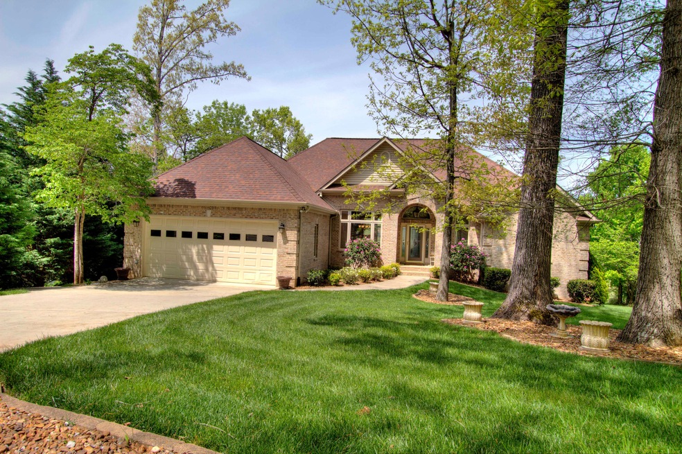 Upgraded Golf Front Home