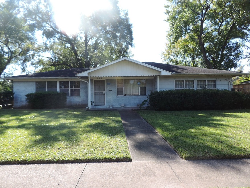 803 Saddle Rock Dr, Houston, TX 77088 - photo 1