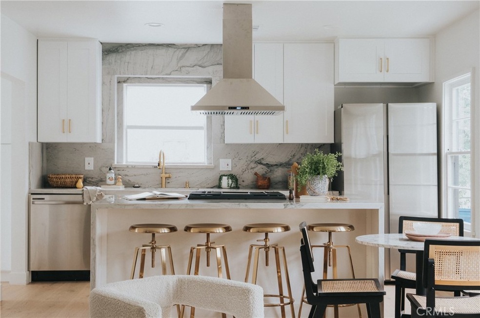 Sold $1,370,000 • Co-Listing Agent