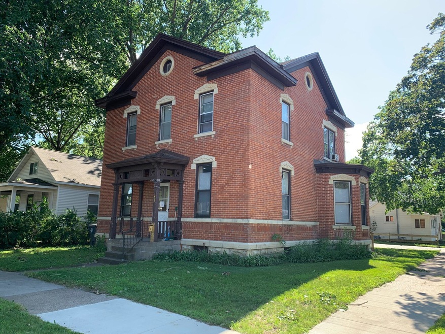 1002 9th St S, La Crosse, WI 54601 - photo 1