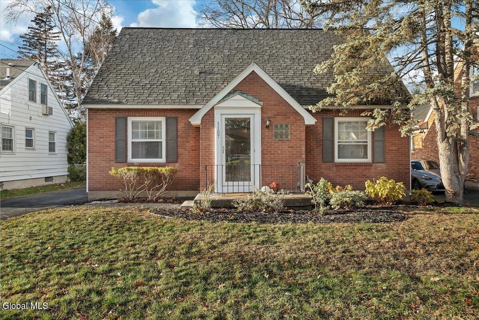 1157 Mcclellan St, Schenectady, NY 12309 - photo 1