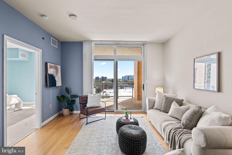 Under Contract $399,800