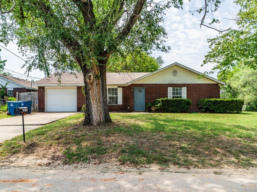 307 NW Lefors unit A, Bentonville, AR 72712 - photo 1