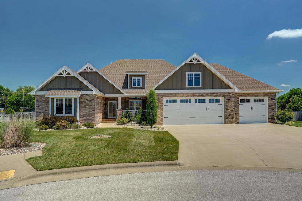 904 E Clare Ct-44