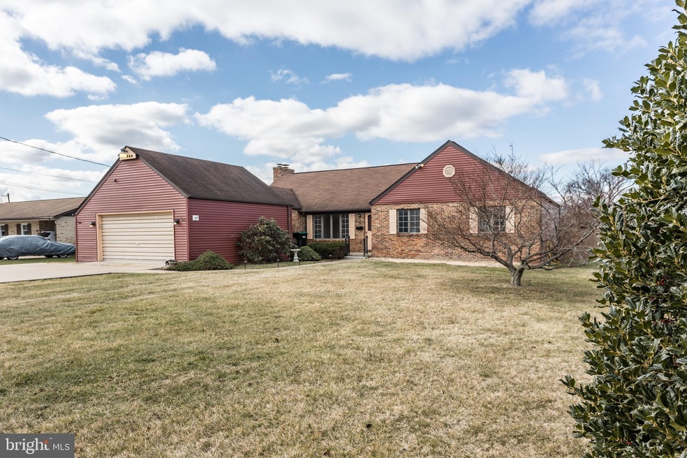 296 Royal Ave, Strasburg, VA 22657 - photo 1