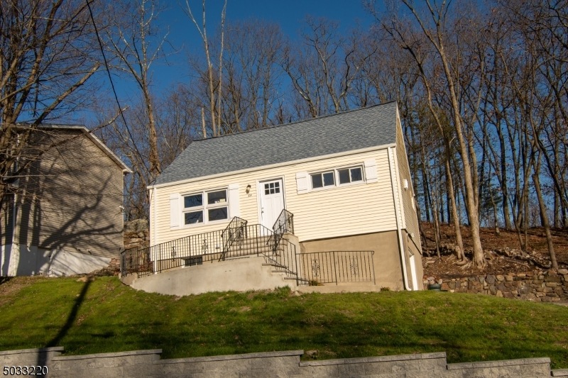 84 Star Lake Rd, Bloomingdale, NJ 07403 - photo 1