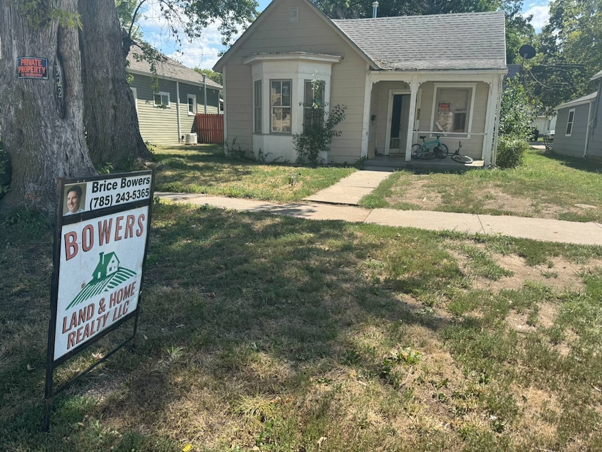 322 E 8th St, Concordia, KS 66901 - photo 1