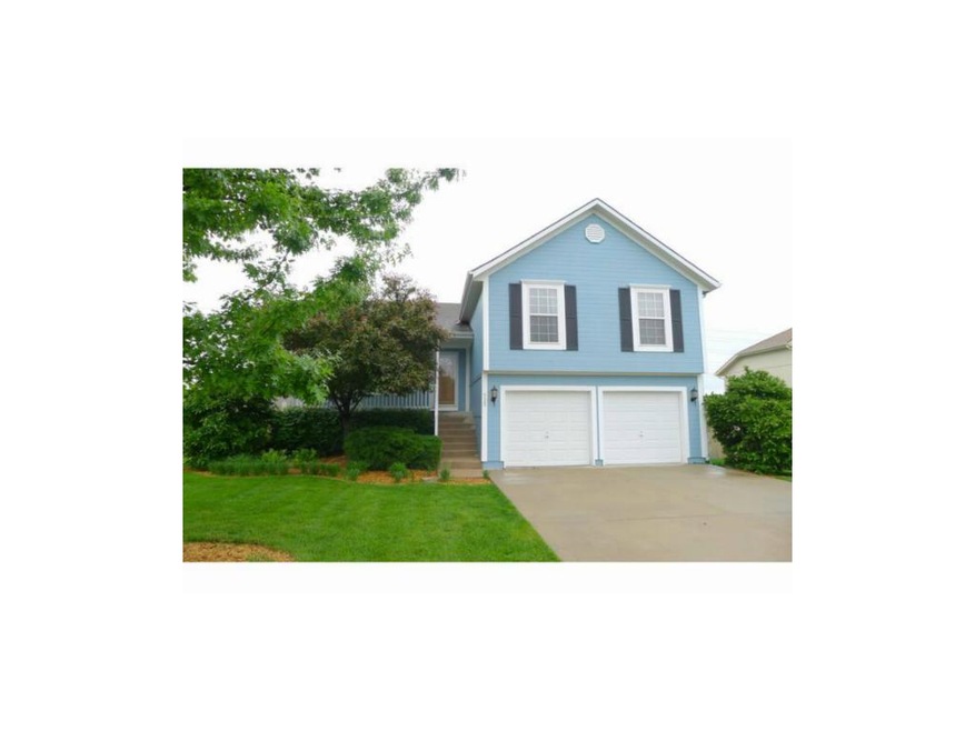 715 Derby St, Raymore, MO 64083 - photo 1