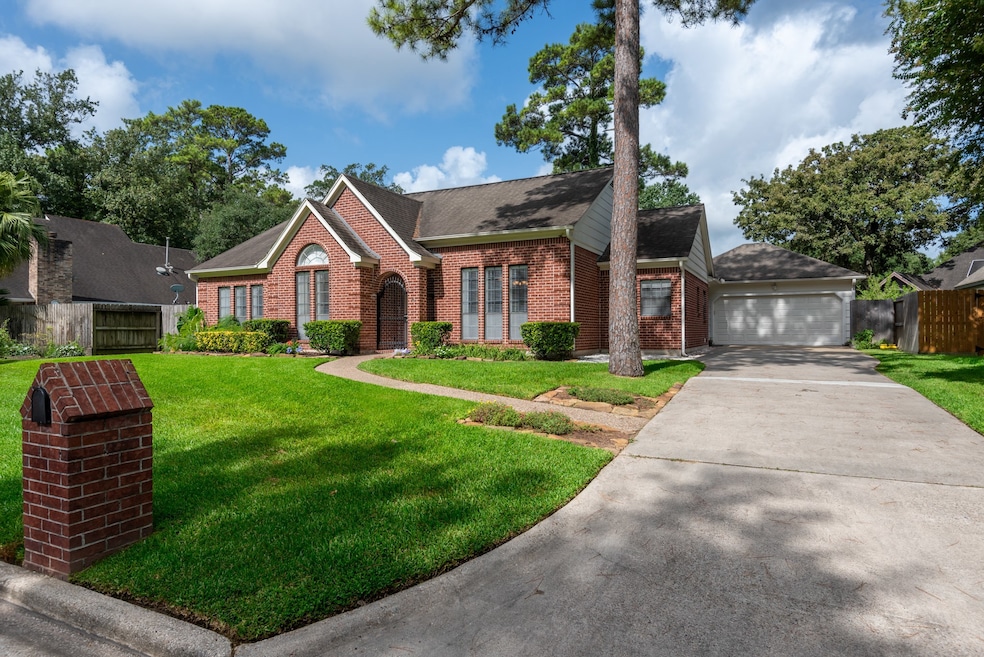 25707 Overlake Dr, Spring, TX 77380 - photo 1