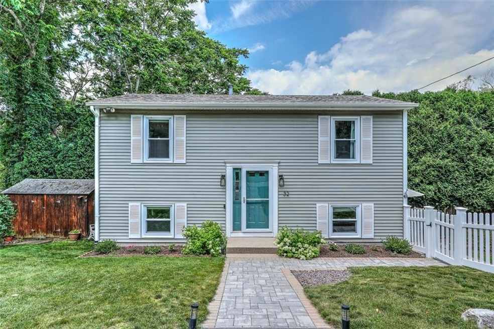 32 Saybrook Ave, Narragansett, RI 02882 - photo 1