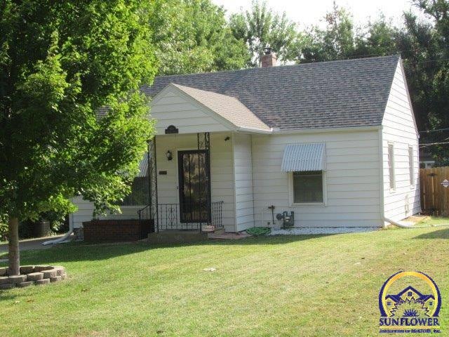 928 SW Medford Ave, Topeka, KS 66606 - photo 1