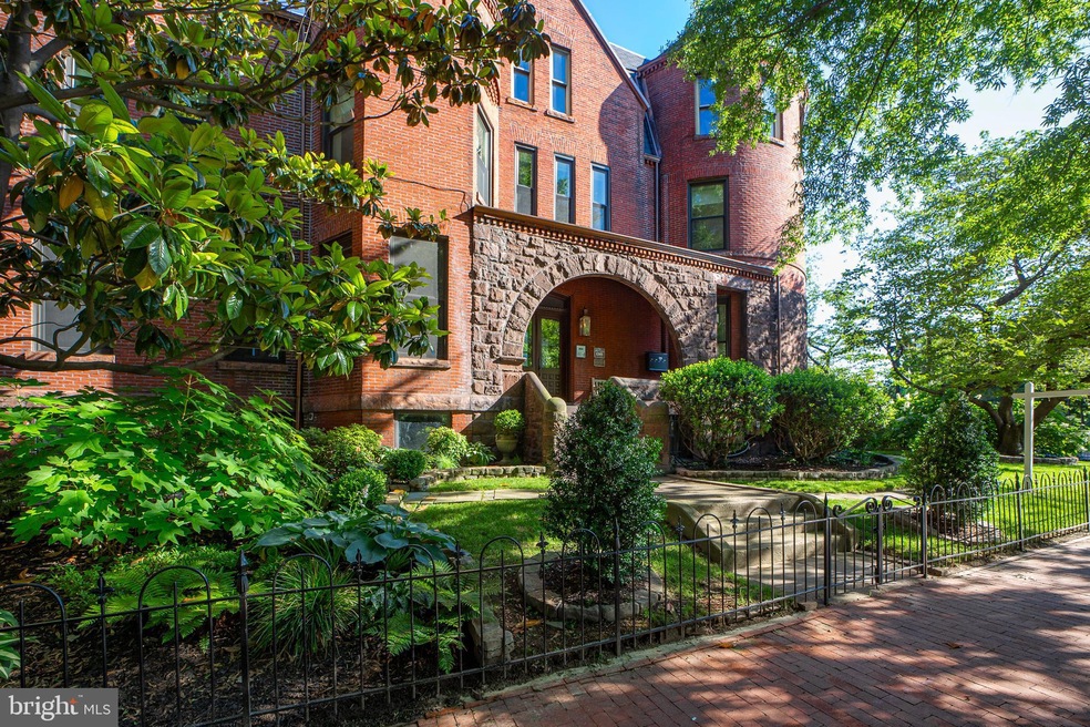 Sold $940,000 • Co-Listing Agent